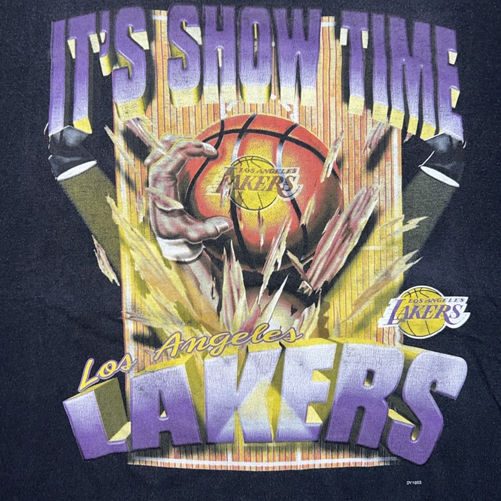 1990’s Los Angeles Lakers “It’s Showtime” T-Shirt - Picture 13 of 16